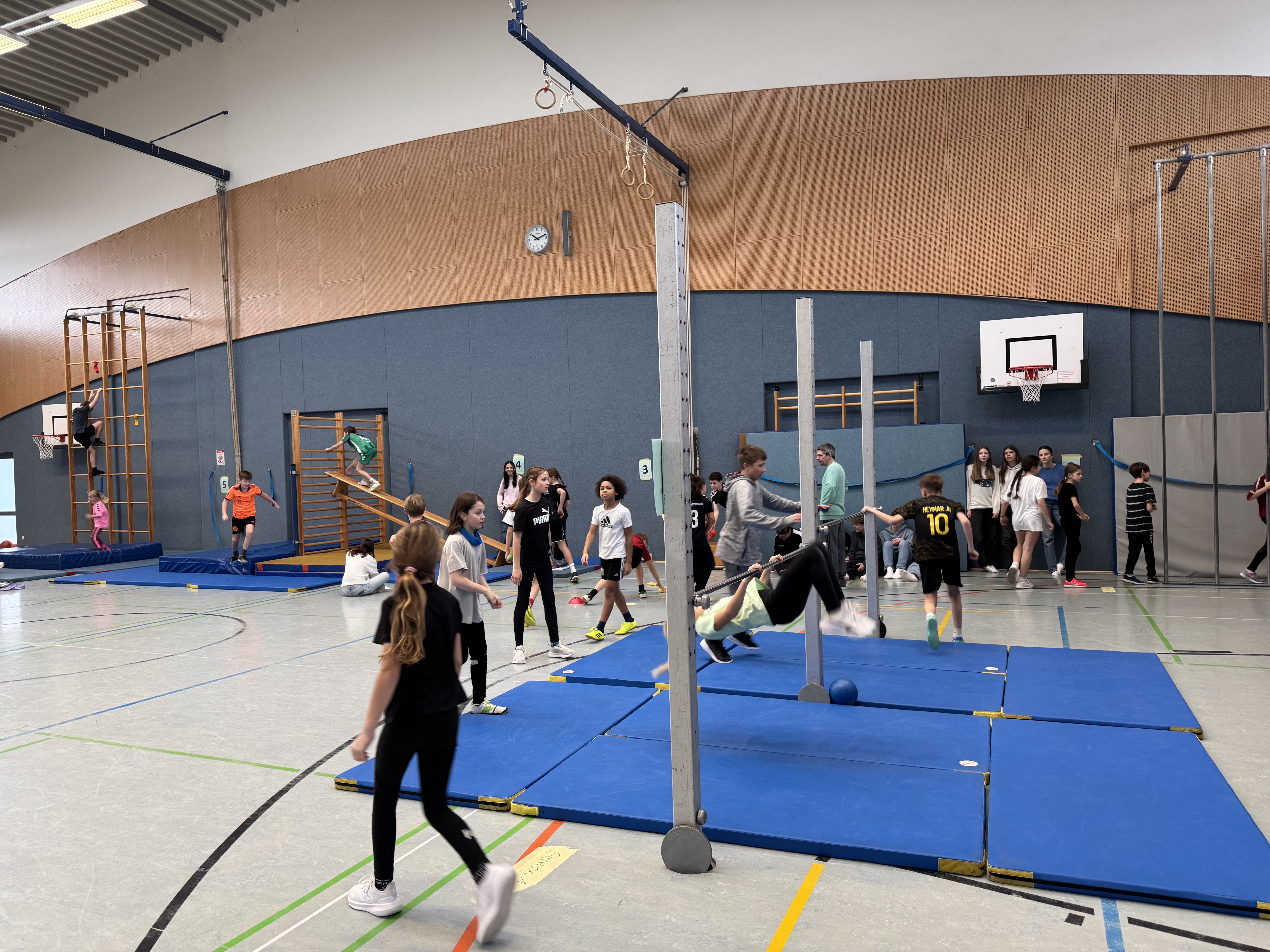 Wintersportfest in der Halle